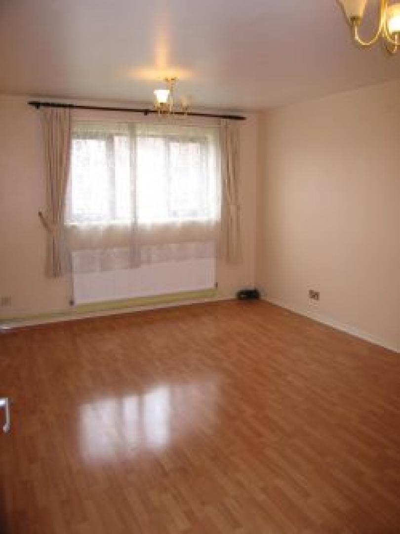 			2 Bedroom, 1 bath, 1 reception Flat			 Elgar Avenue, STONEBRIDGE NW10